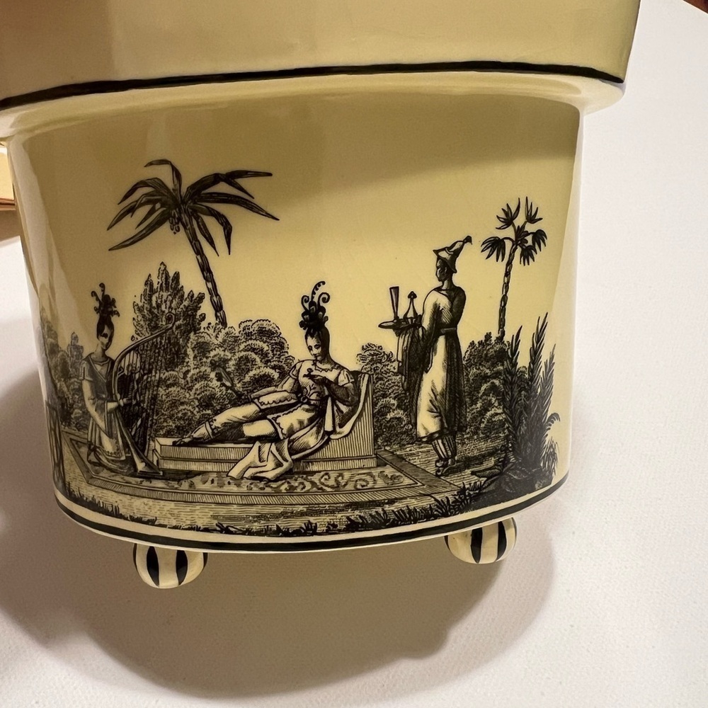 Vintage Mottahedeh Creil Yellow/Black Porcelain 7” Scoop Lidded Footed Urn Italy - Picture 11 of 15
